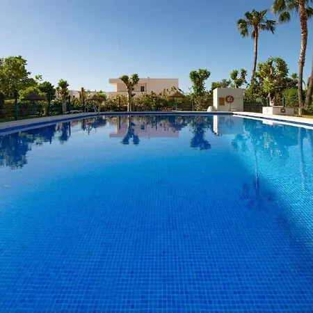 En Torremolinos, Alamos *