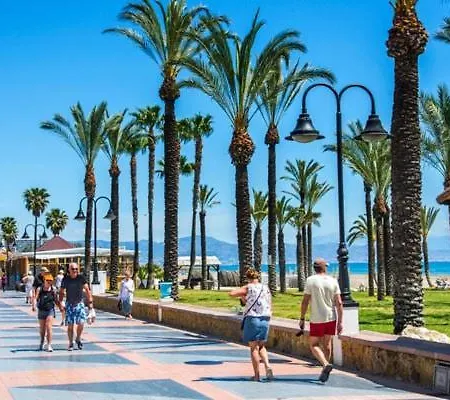 En Torremolinos, Alamos アパート